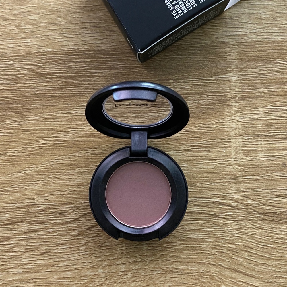 MAC Single Eyeshadow - Haux